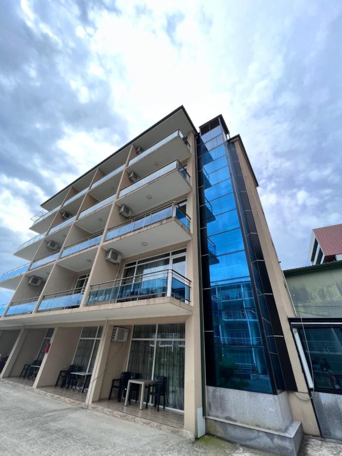 Sunshine Hotel Квариати Экстерьер фото