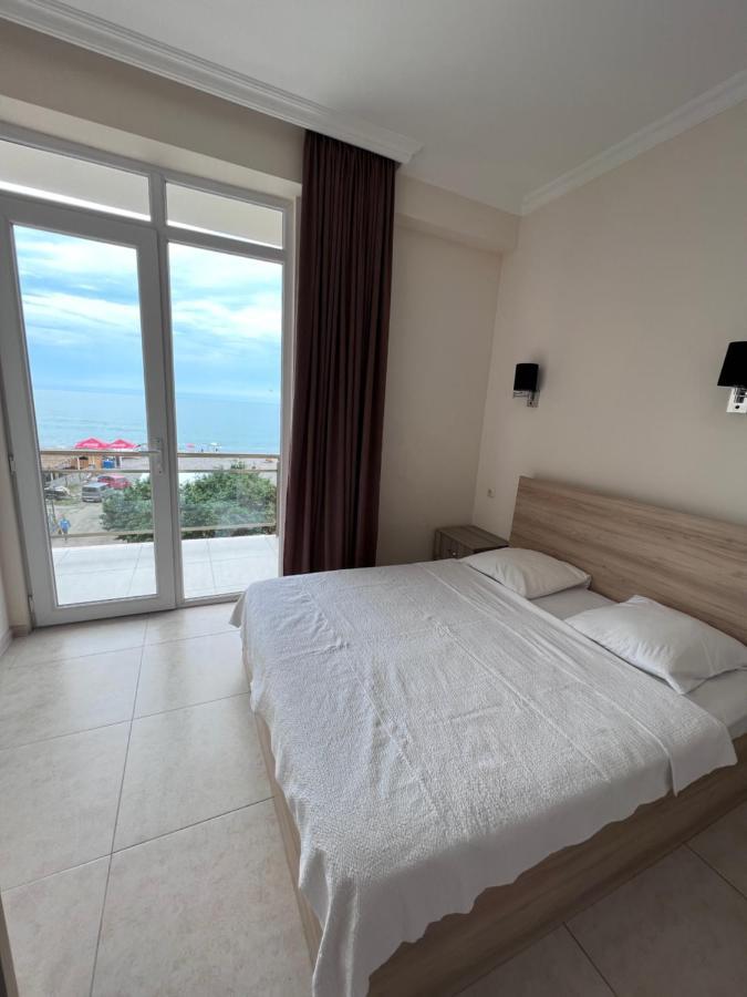 Sunshine Hotel Квариати Экстерьер фото
