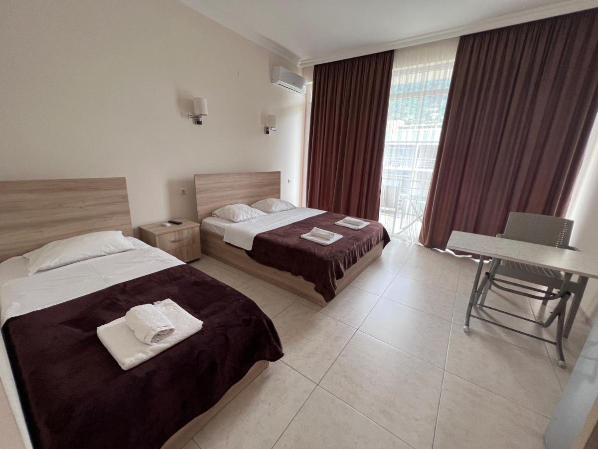 Sunshine Hotel Квариати Экстерьер фото