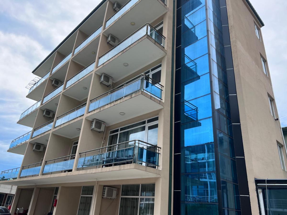 Sunshine Hotel Квариати Экстерьер фото