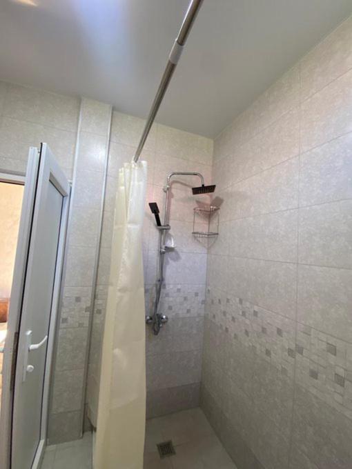 Sunshine Hotel Квариати Экстерьер фото