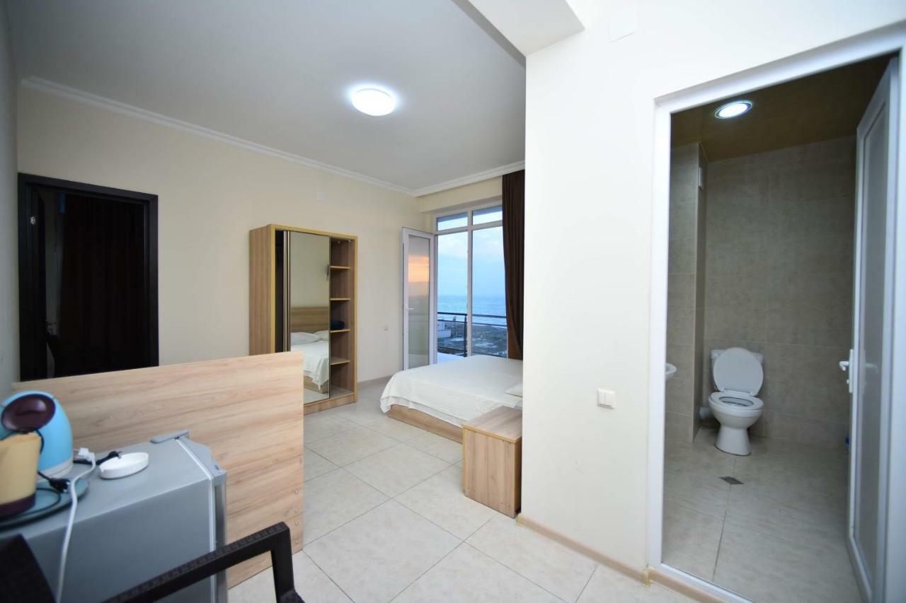 Sunshine Hotel Квариати Экстерьер фото
